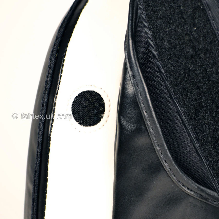 Fairtex Thigh Pads / TP3 / Black 4 Fairtex Thigh Pads / TP3 / Black - Image 2